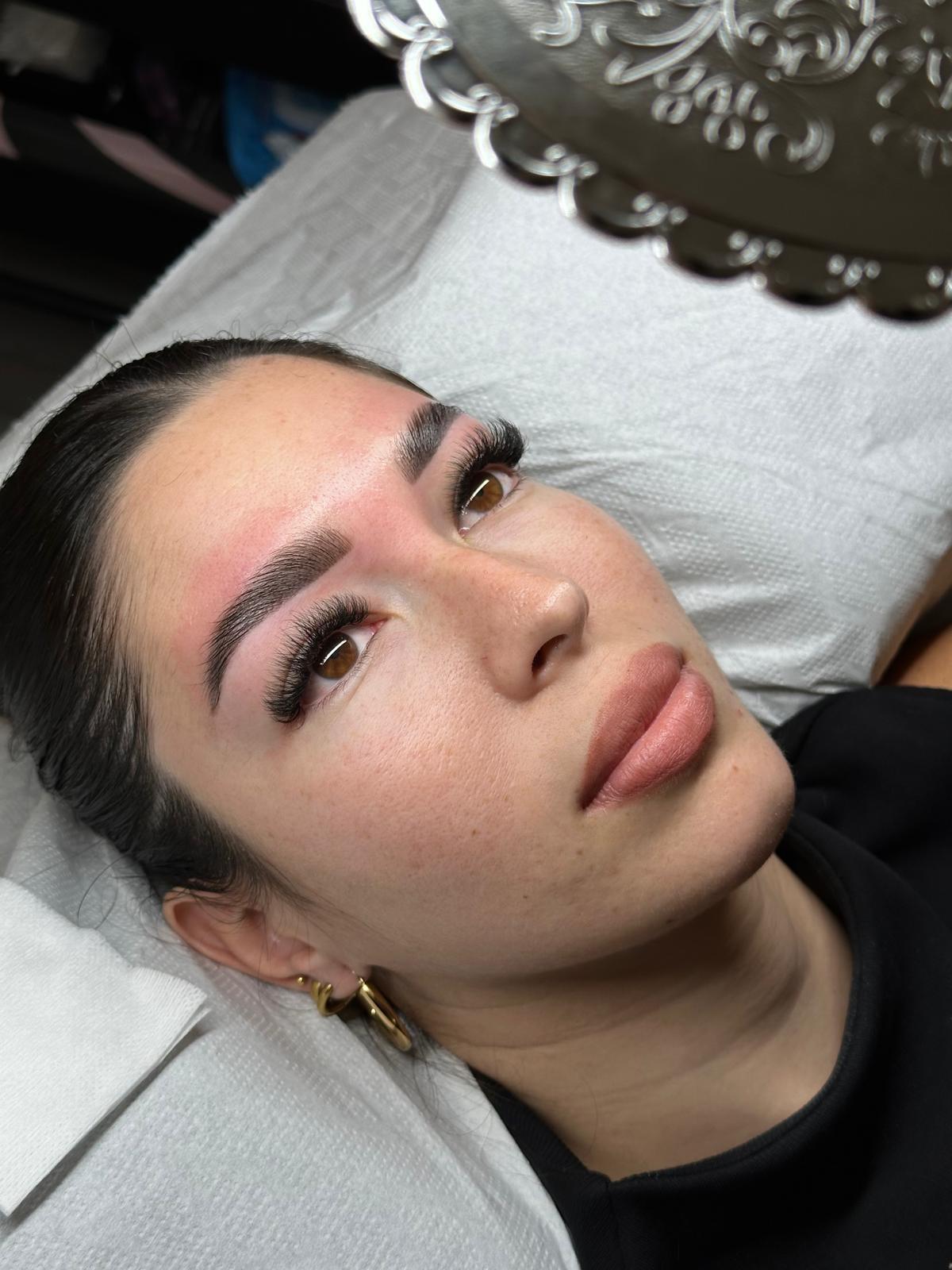 Lash artistry by Carina