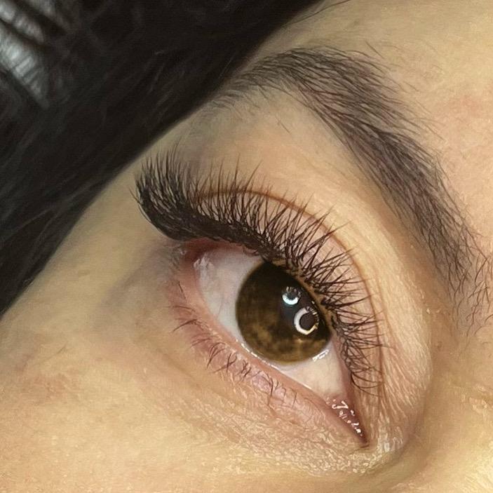 Lash artistry by Carina